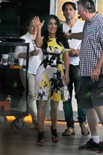 Salma Hayek feet photo thumbnail