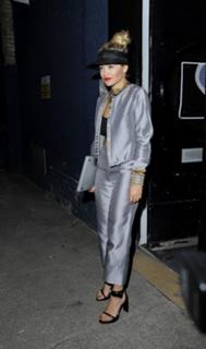 Rita Ora feet photo thumbnail