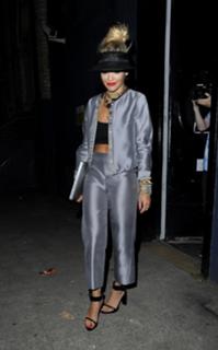 Rita Ora feet photo thumbnail
