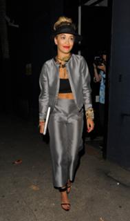 Rita Ora feet photo thumbnail