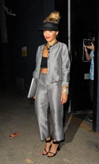Rita Ora feet photo thumbnail