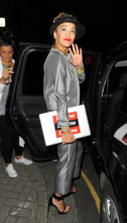 Rita Ora feet photo thumbnail
