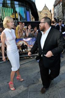 Rosamund Pike feet photo thumbnail