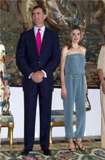 Queen Letizia of Spain feet photo thumbnail