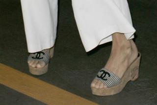 Eva Mendes feet photo thumbnail