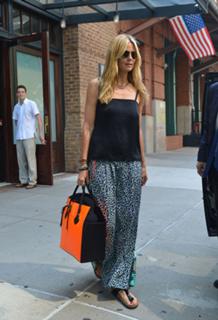 Heidi Klum feet photo thumbnail