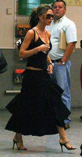 Victoria Beckham feet photo thumbnail
