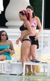 Christina Milian feet photo thumbnail