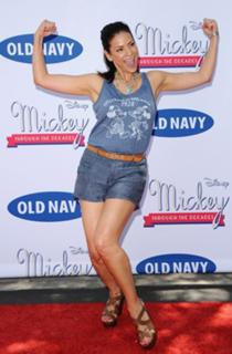 Constance Marie feet photo thumbnail