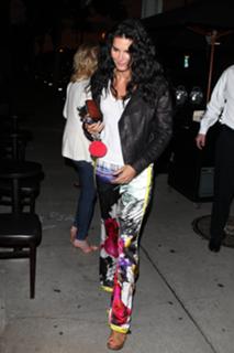 Angie Harmon feet photo thumbnail