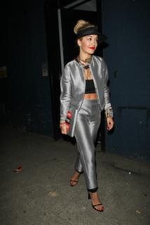 Rita Ora feet photo thumbnail