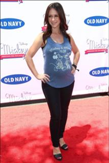 Jennifer Love Hewitt feet photo thumbnail
