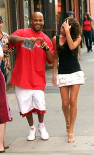 Victoria Beckham feet photo thumbnail