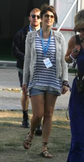 Gemma Arterton feet photo thumbnail
