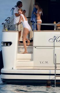 Uma Thurman feet photo thumbnail