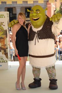 Cameron Diaz feet photo thumbnail