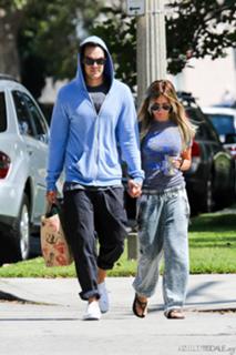 Ashley Tisdale feet photo thumbnail