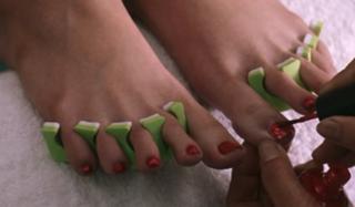 Scarlett Johansson feet photo thumbnail