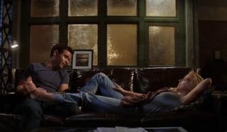 Scarlett Johansson feet photo thumbnail
