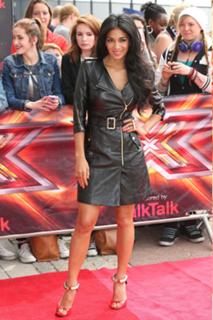 Nicole Scherzinger feet photo thumbnail