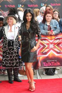 Nicole Scherzinger feet photo thumbnail