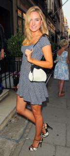 Kimberley Garner feet photo thumbnail