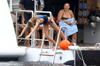 Cara Delevingne feet photo thumbnail