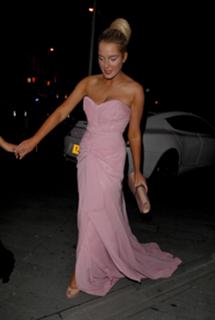 Helen Flanagan feet photo thumbnail