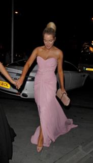 Helen Flanagan feet photo thumbnail