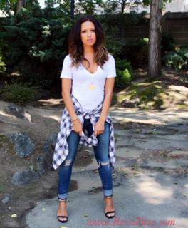 Rocsi Diaz feet photo thumbnail