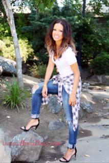 Rocsi Diaz feet photo thumbnail