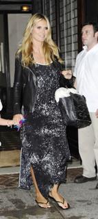 Heidi Klum feet photo thumbnail