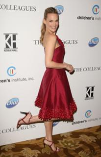 Molly Sims feet photo thumbnail