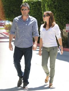 Jennifer Garner feet photo thumbnail