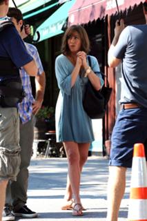 Jennifer Aniston feet photo thumbnail
