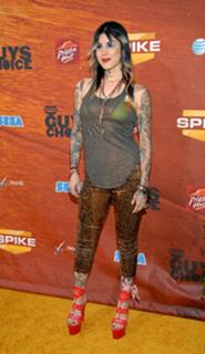 Katherine von Drachenberg feet photo thumbnail