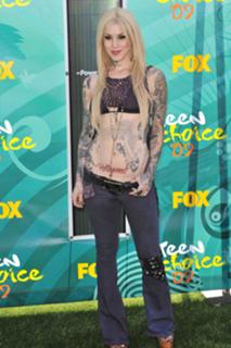 Katherine von Drachenberg feet photo thumbnail