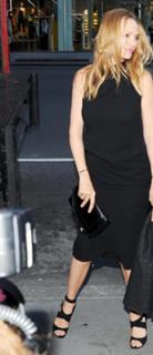 Uma Thurman feet photo thumbnail