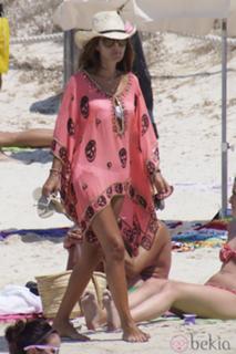 Paula Echevarría feet photo thumbnail