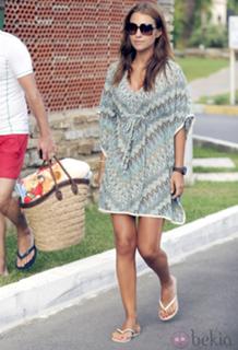 Paula Echevarría feet photo thumbnail