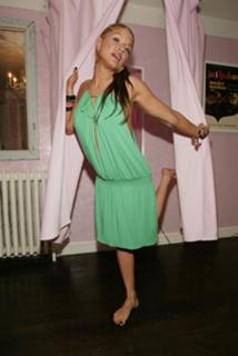 Fergie feet photo thumbnail