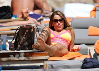 Sofía Vergara feet photo thumbnail
