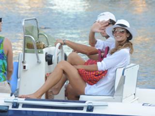 Elisabetta Canalis feet photo thumbnail