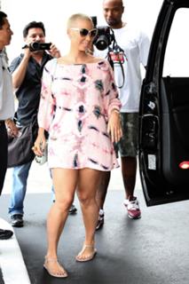 Amber Rose feet photo thumbnail