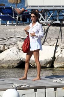 Elisabetta Canalis feet photo thumbnail