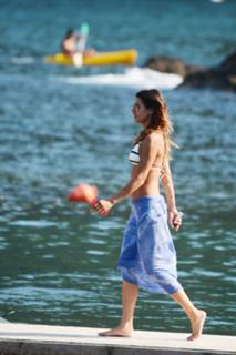 Elisabetta Canalis feet photo thumbnail