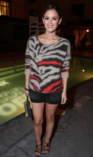 Rachel Bilson feet photo thumbnail