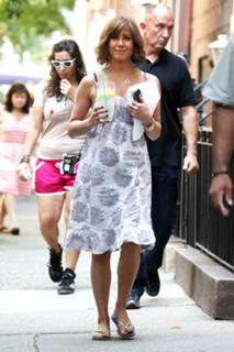Jennifer Aniston feet photo thumbnail