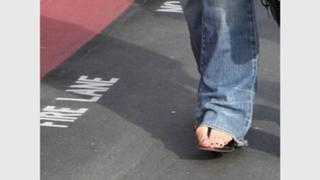 Victoria Beckham feet photo thumbnail