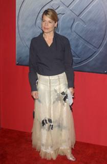 Linda Hamilton feet photo 5